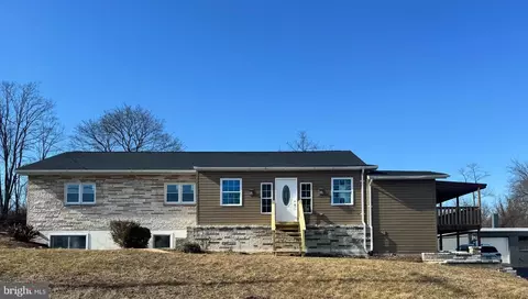 175 Highland Dr, Chambersburg, PA 17202