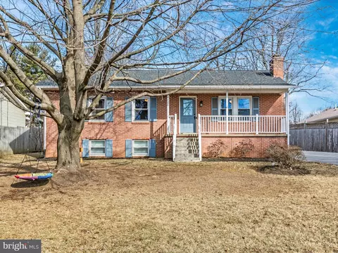15393 Norwood Ave, Blue Ridge Summit, PA 17214