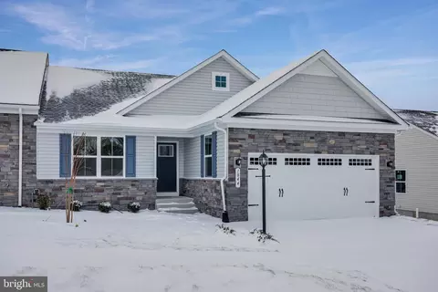1838 Shannon Dr S, Greencastle, PA 17225