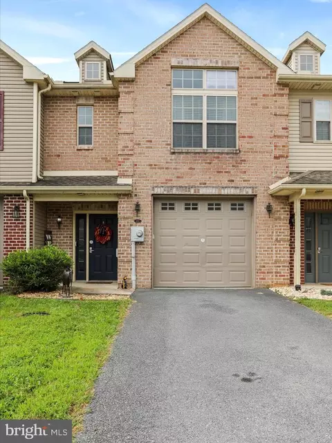 237 Meriweather Dr, Chambersburg, PA 17201