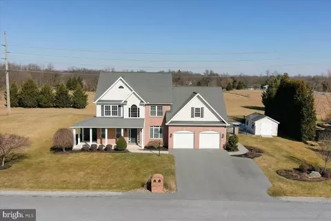 73 Summer Breeze Ln, Chambersburg, PA 17202