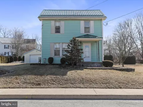 424 S Carlisle St, Greencastle, PA 17225