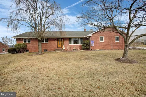 4252 Roxbury Rd, Shippensburg, PA 17257
