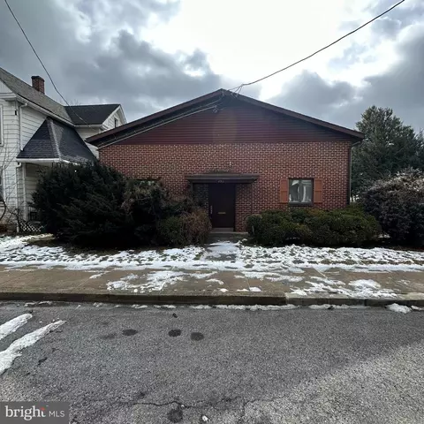 482 E Washington St, Chambersburg, PA 17201