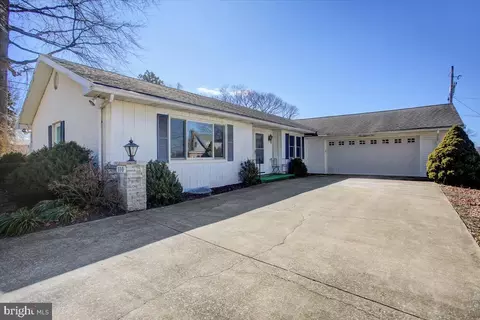 110 Stewart Pl, Shippensburg, PA 17257