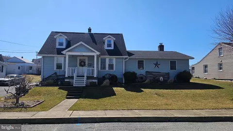 329 Tyrone St, Greencastle, PA 17225