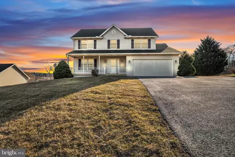 1880 Frank Rd, Chambersburg, PA 17201