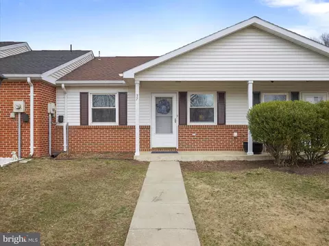 57 Nottingham Dr, Chambersburg, PA 17201