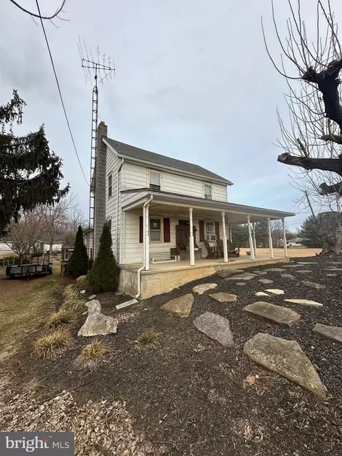 663 Hykes Rd, Greencastle, PA 17225