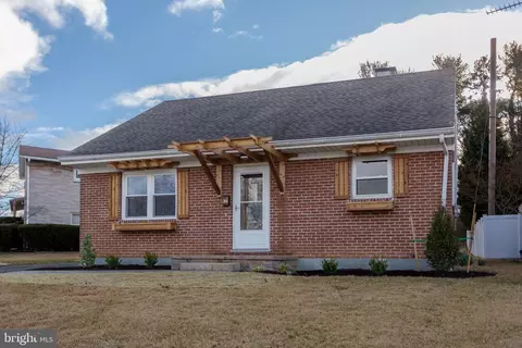 384 Grandview Ave W, Chambersburg, PA 17201
