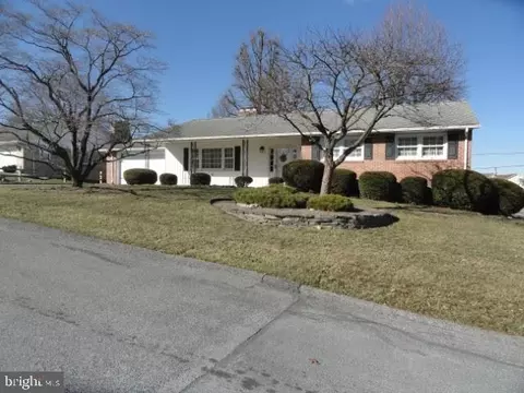 225 Heritage Rd, Chambersburg, PA 17202