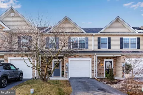 1232 Emilys Ct, Greencastle, PA 17225