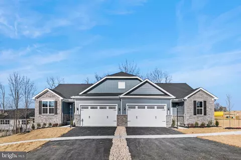 101 Makayla Dr, Greencastle, PA 17225