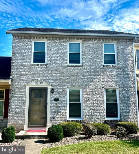 3464 Gleneagles Dr, Chambersburg, PA 17202