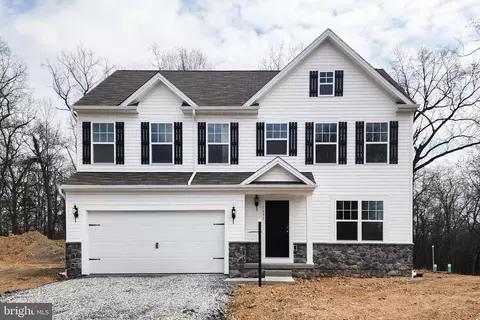1693 Falcon Ln, Chambersburg, PA 17201