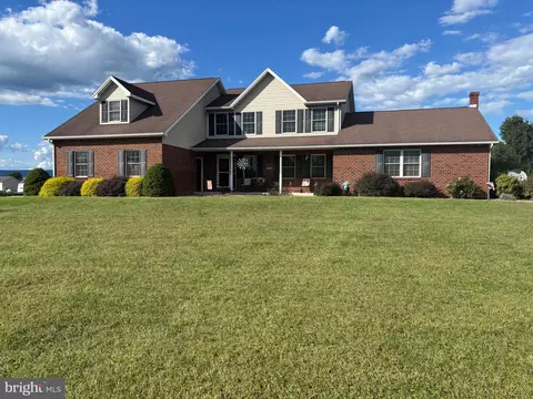 26 Jamestown Rd, Shippensburg, PA 17257