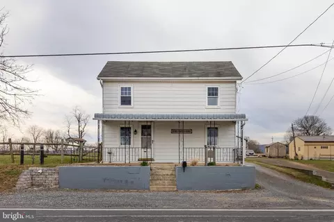 9821 Fort Loudon Rd, Mercersburg, PA 17236