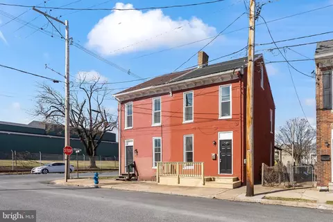 789 S 2nd St, Chambersburg, PA 17201