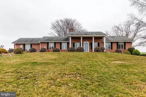 40 Lippizan Dr, Shippensburg, PA 17257