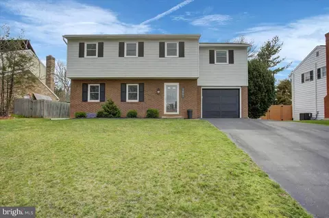 1061 Leidig Dr, Chambersburg, PA 17201