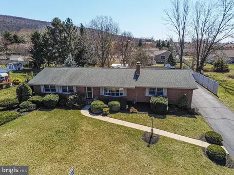 212 University Dr, Mont Alto, PA 17237