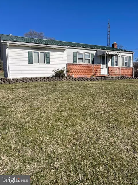 9044 Anthony Hwy, Waynesboro, PA 17268
