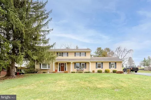 3512 Eagle Dr, Chambersburg, PA 17202