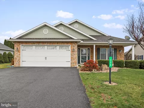 325 Eisenhower Dr, Chambersburg, PA 17201