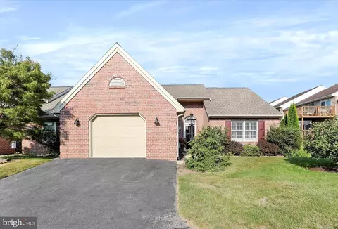 2351 Majestic Ct, Chambersburg, PA 17202