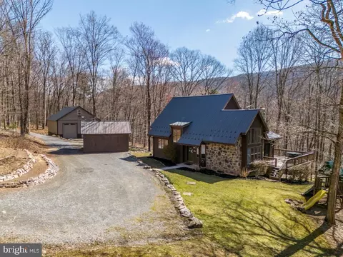 12970 Lower Horse Valley Rd, Orrstown, PA 17244