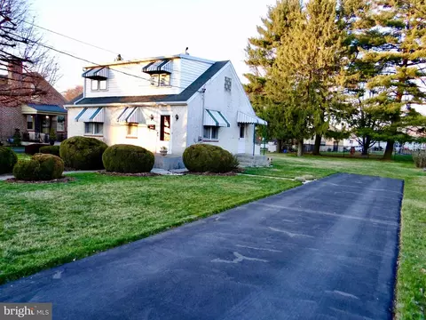 351 Cumberland Ave, Chambersburg, PA 17201
