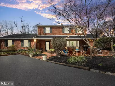 2051 Guilford Station Rd, Chambersburg, PA 17202