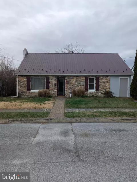 318 Commerce St, Waynesboro, PA 17268
