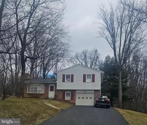 13392 South Ave, Blue Ridge Summit, PA 17214