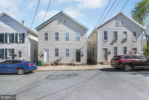 257 E Garfield St, Chambersburg, PA 17201