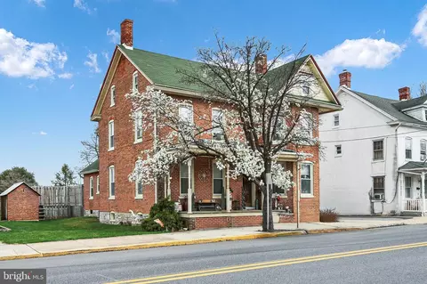 216 E Baltimore St, Greencastle, PA 17225