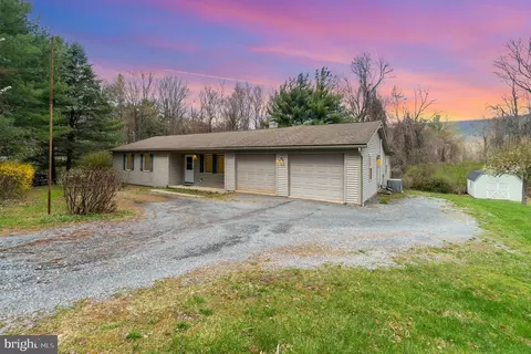 7435 Lincoln Way East E, Fayetteville, PA 17222