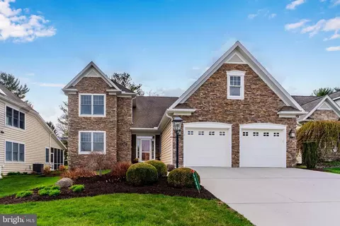 6889 Old Course Rd, Fayetteville, PA 17222