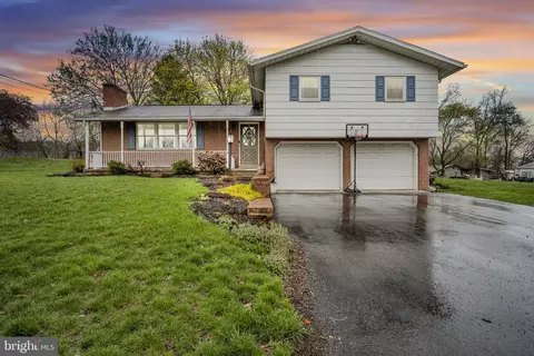 2166 New Franklin Rd W, Chambersburg, PA 17202