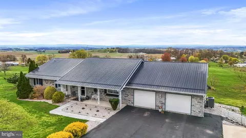 1717 Appleway, Saint Thomas, PA 17252