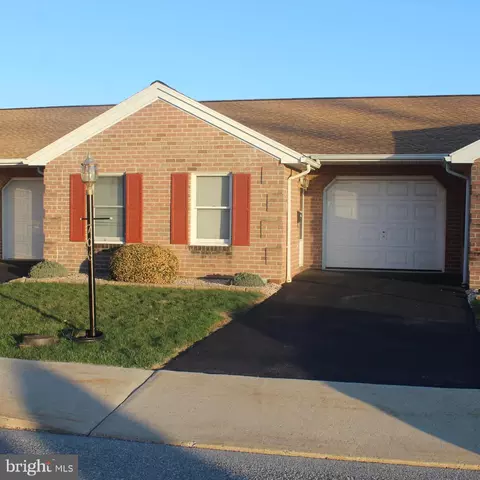 706 Fireside Dr, Shippensburg, PA 17257