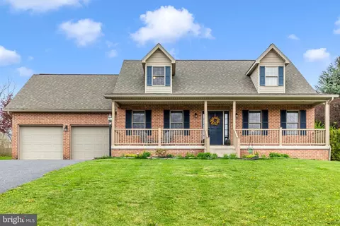 10470 Rinehart Dr, Waynesboro, PA 17268
