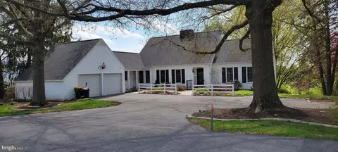80 Wynnecrest Dr, Waynesboro, PA 17268