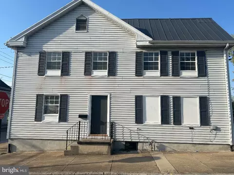 401 E Washington St, Chambersburg, PA 17201