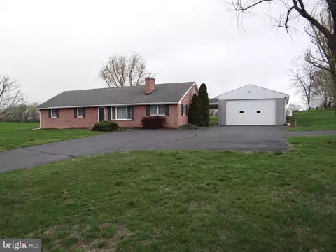 5135 Buchanan Trail West W, Greencastle, PA 17225