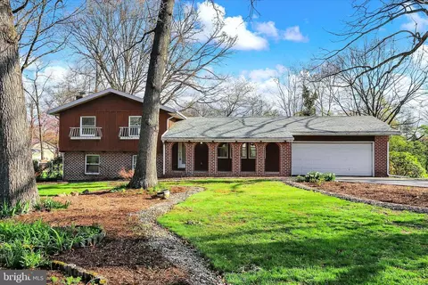 6529 Fairway Dr W, Fayetteville, PA 17222