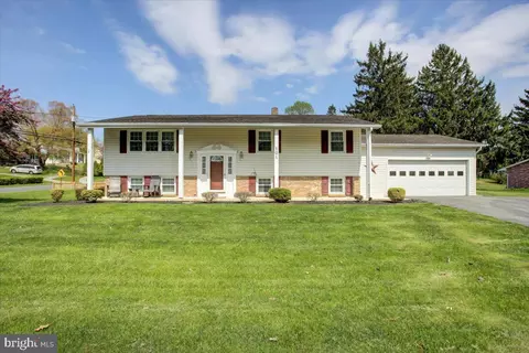 101 Echo Dr, Chambersburg, PA 17202