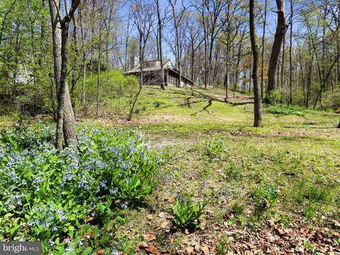 4057 Maclays Mill Rd, Shippensburg, PA 17257