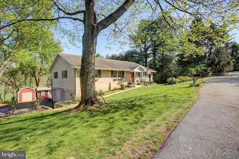 9654 Forest Ridge Rd, Shippensburg, PA 17257