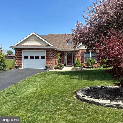 113 Nottingham Dr, Chambersburg, PA 17201